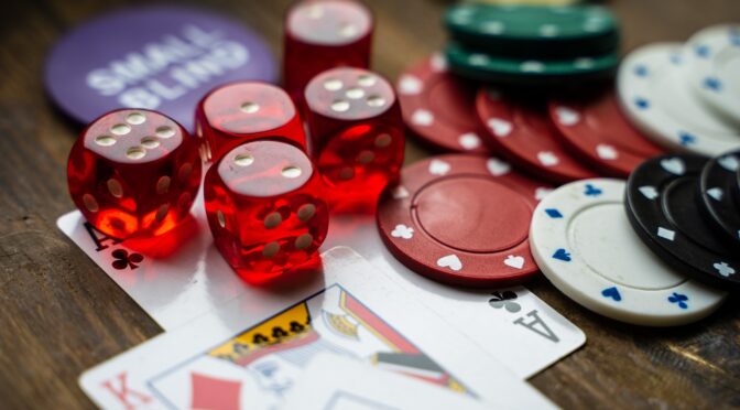 Poker 플레이포커 골드 is one of the most played games in the world as a card game.